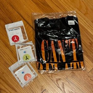 Jeffree Star Halloween New Small Tshirt with popsockets